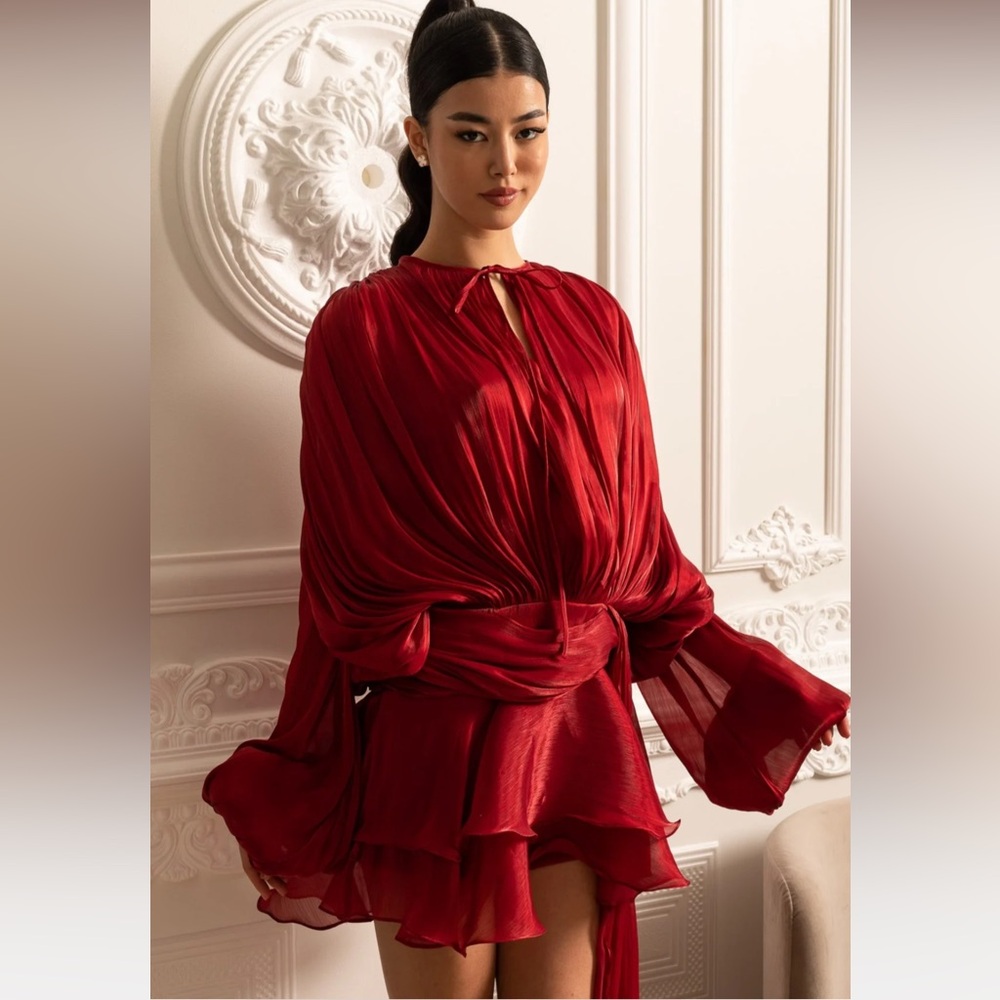 (NWT) Sierra Darien Red Draped Long Sleeve Dress w/ shorts